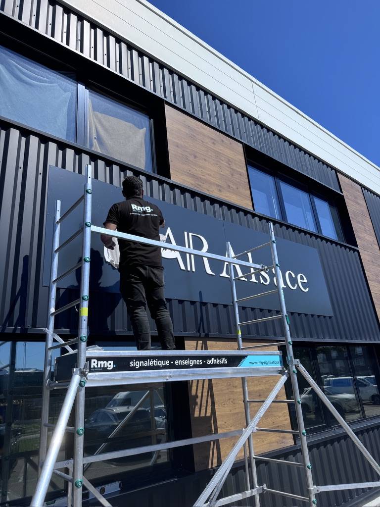 enseigne dibond + pvc blanc