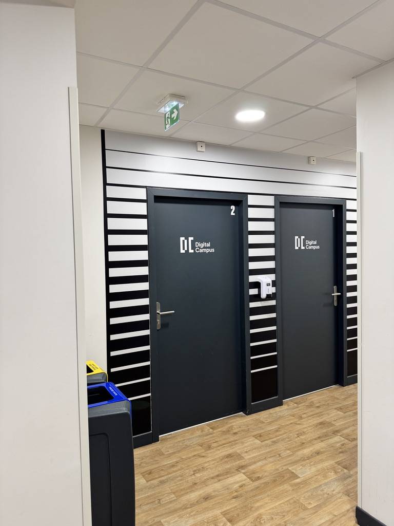 Décoration murale en papier peint imprimé sur mesure pour une école privée à Bischheim proche de Strasbourg