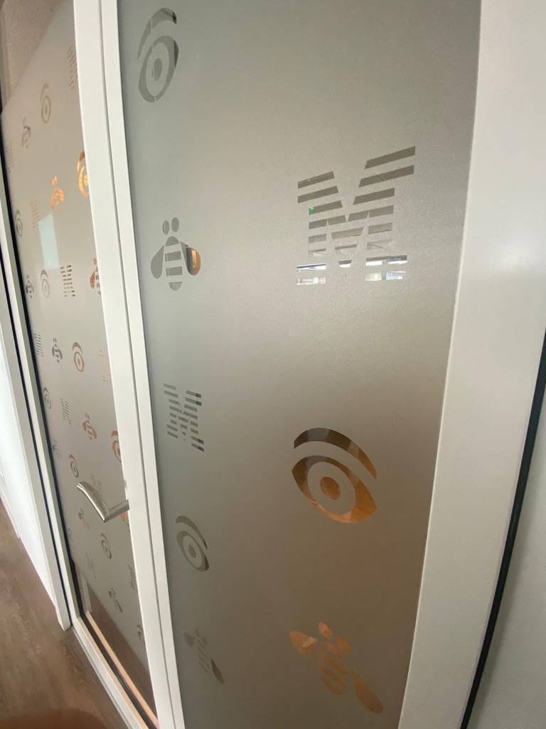 film depoli decoupé sur mesure