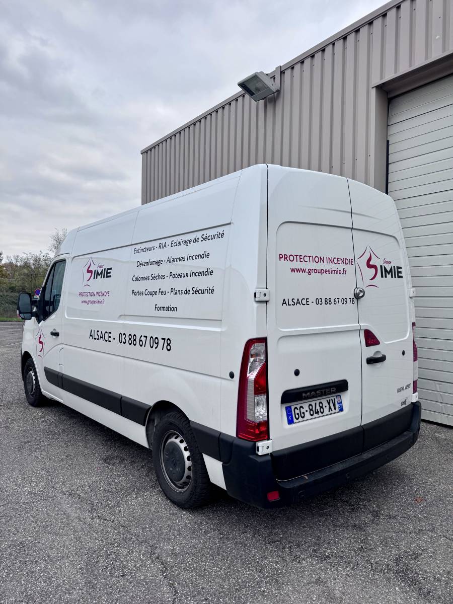 Marquage publicitaire pour une camionnette de société de sécurité incendie à Geispolsheim proche de Strasbourg